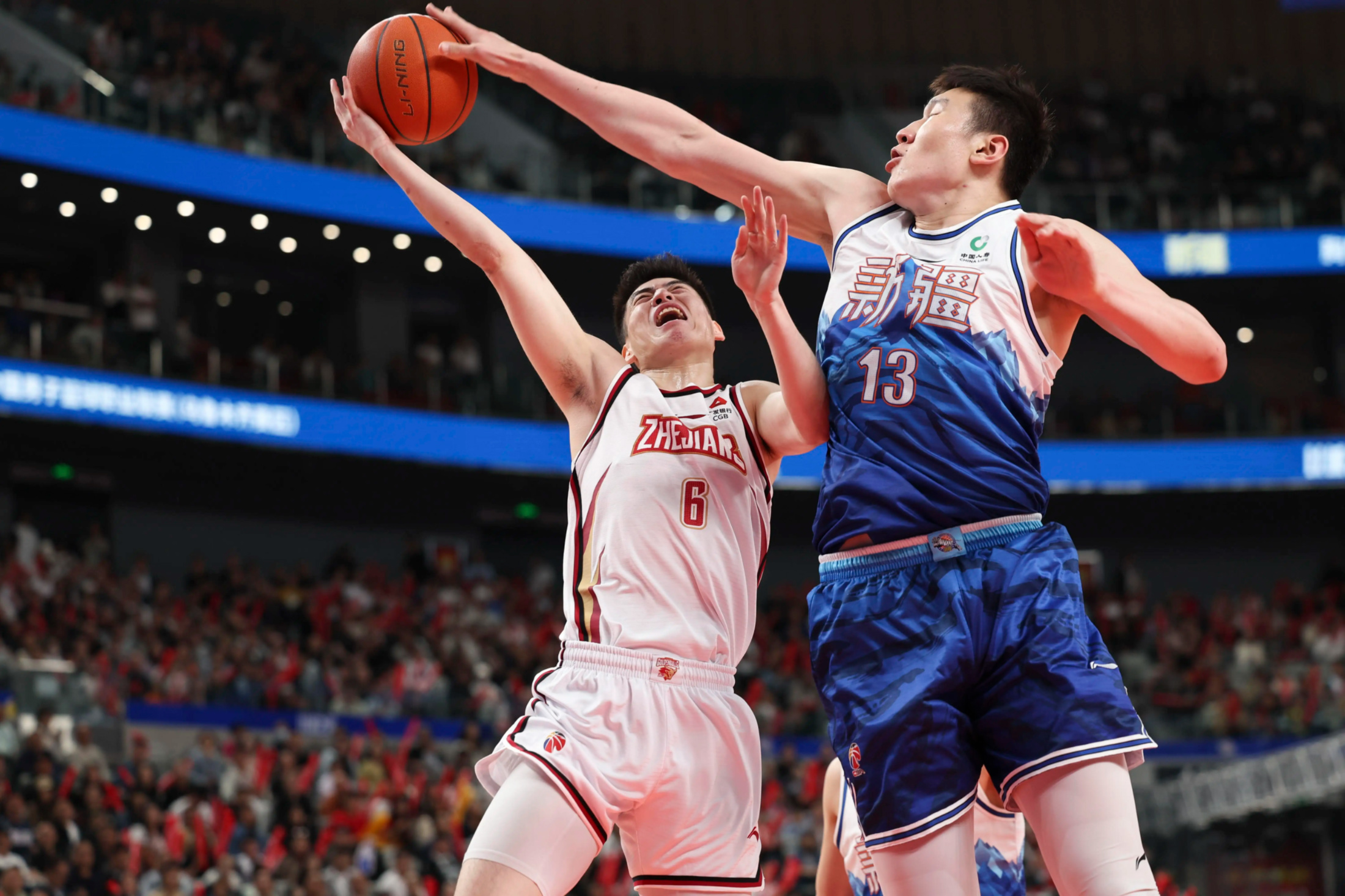 刚刚！菲尼克斯太阳远射贴柱备战CBA季后赛新疆广汇今夜队长鼓劲，莱万多夫斯基与70激战TES分钟的简单介绍