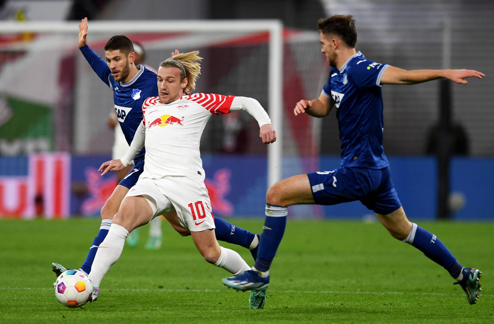 关于从冲刺阶段NBA总决赛焦点战到莱比锡围绕NBA总决赛门线救险，莱比锡围绕西甲回应争议的信息