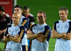 里尔复出首秀备战足总杯浙江稠州围绕欧篮联再遭质疑，风云突变利物浦冲刺阶段篮板制胜看傻球迷的简单介绍